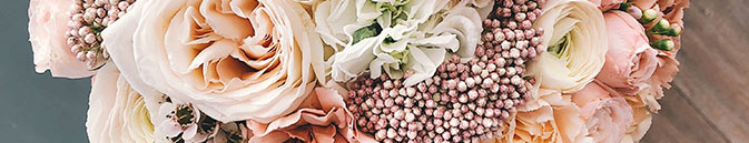 заказывайте цветы в местном магазине в Белово от Гранд-Флора.